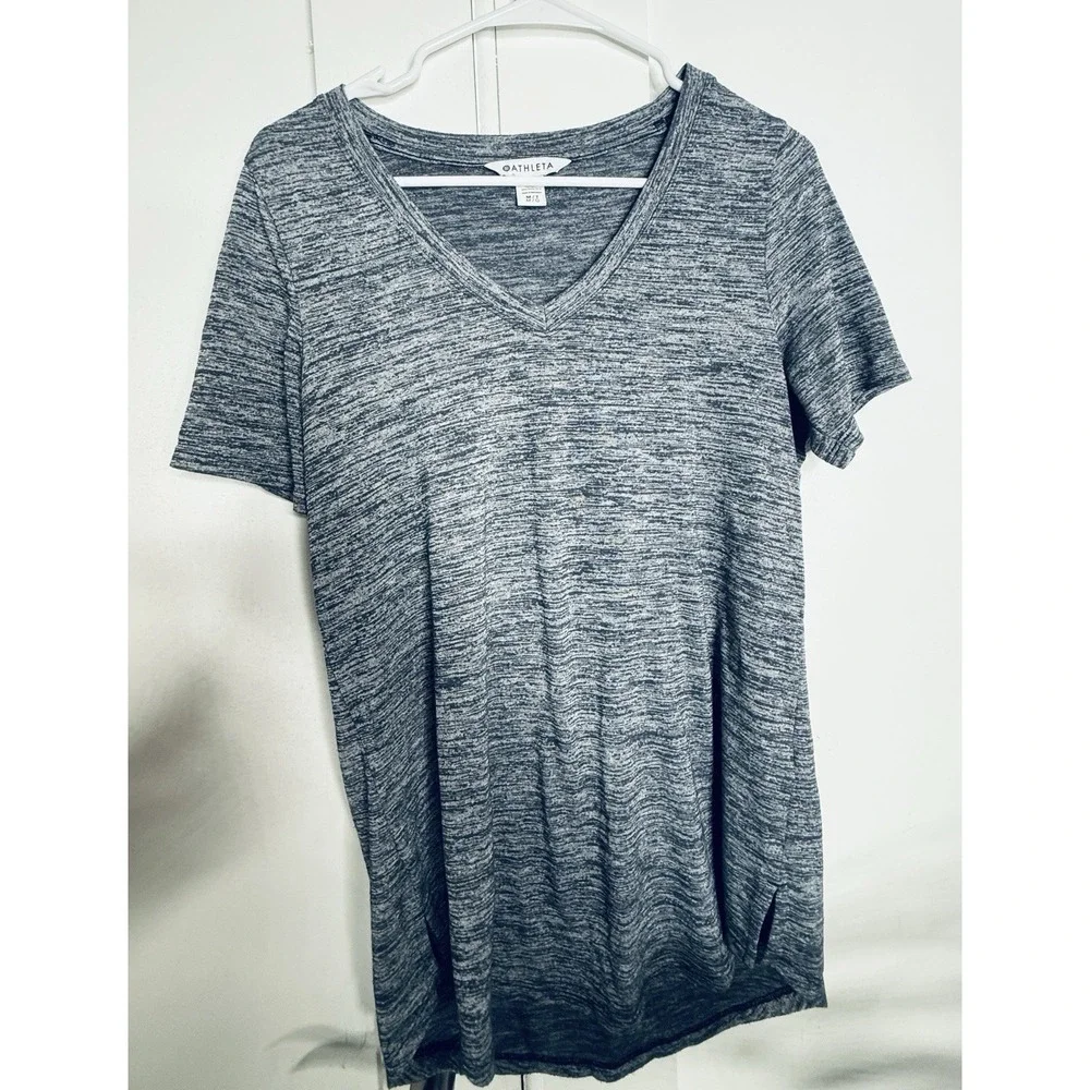 Athleta Women's Medium Short Sleeve V-neck Top Tee Active Wear